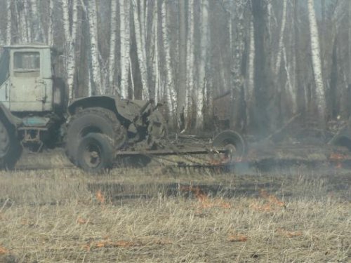 вотт так горят поля и лес