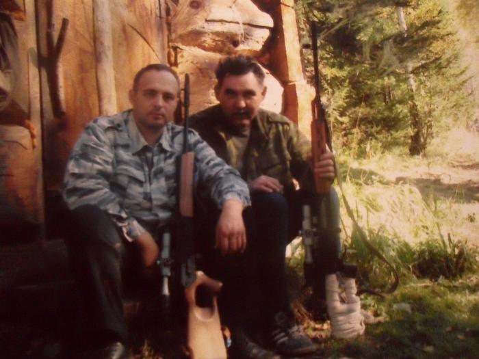 Славная избушка Эталон сибирской рублена по 40 см бревно