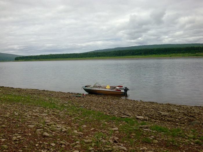 Лодка и мотр