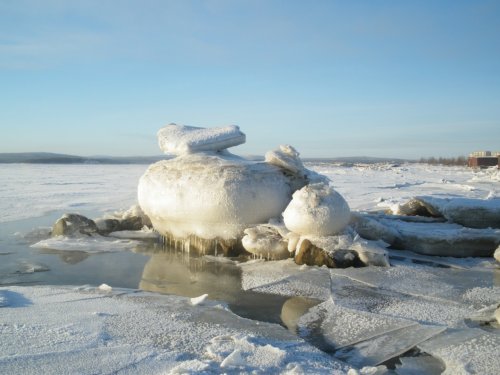 Построено Дедом Морозом.