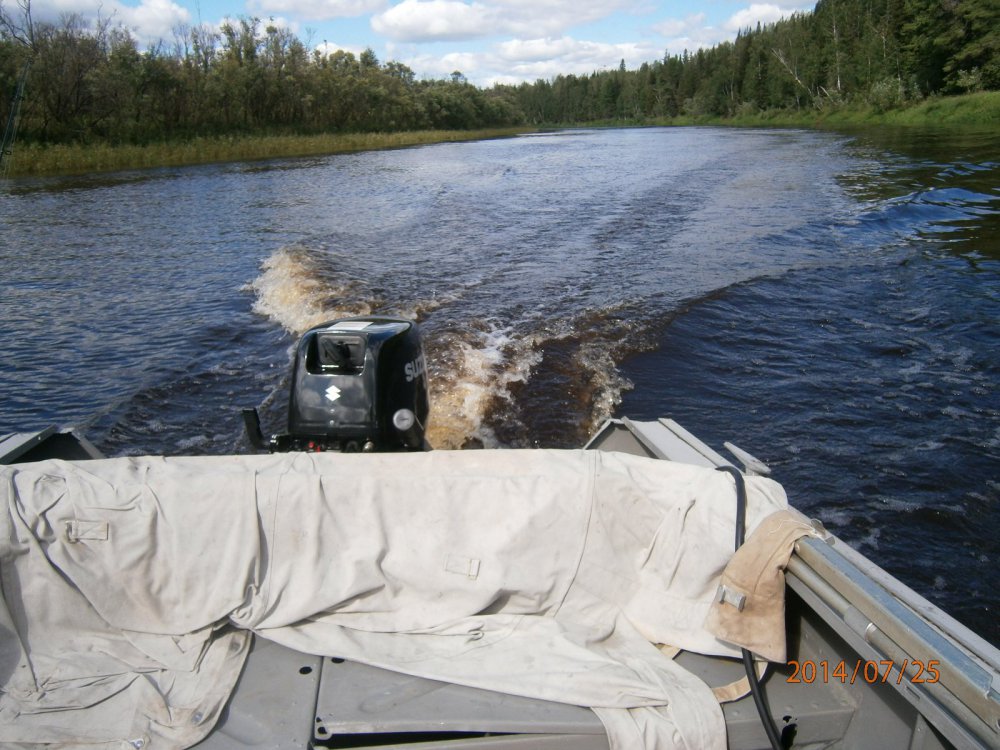 по реке
