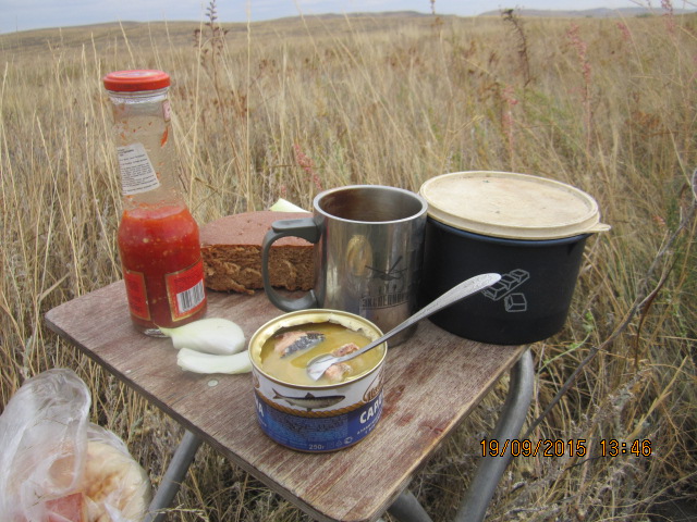 Перекус в степи.