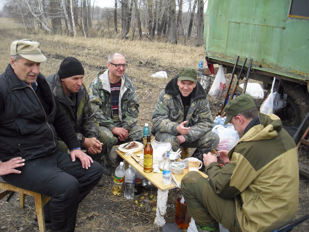 Открытие охоты в оренбургской области 2024. Открытие охоты за столом фото. Отмечают открытие охоты как. Открытие охоты сам праздник массовые фото.