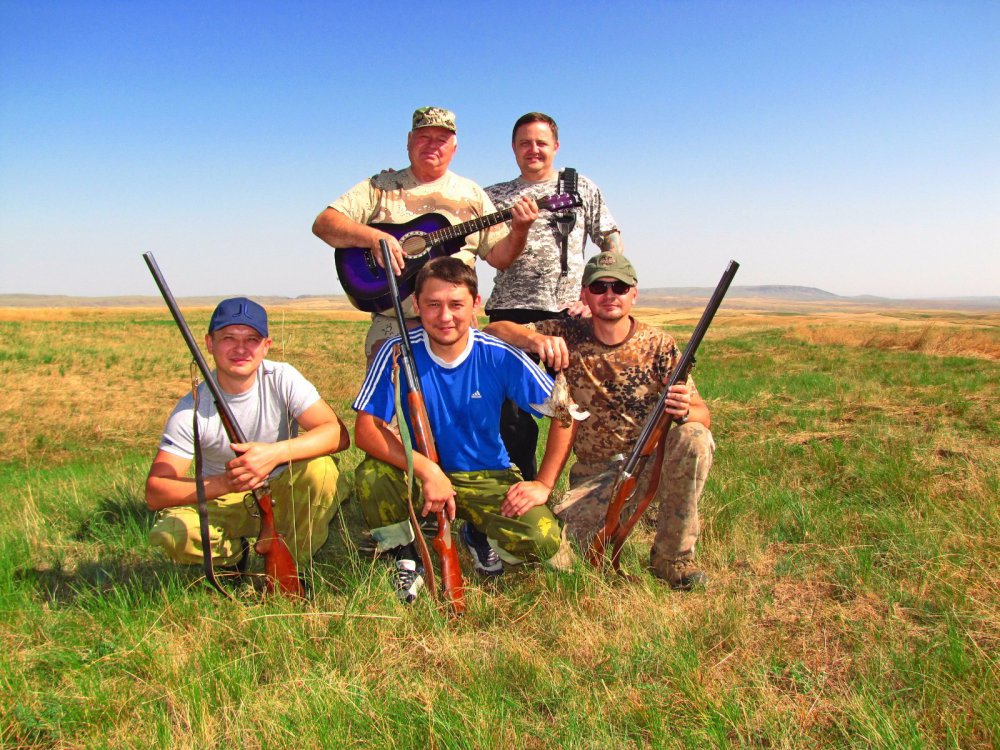 С какого числа открывается охота. Групповое фото охотники. Открытие охоты в Самарской области. Открытие охоты на перепела в Ростовской области.