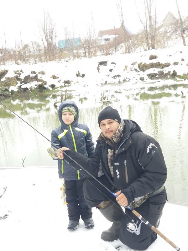 Зимний спиннинг ловим с сыном окуней