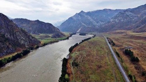 Алтай. Горная река Катунь глазами дрона.