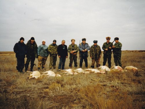 Чувашские охотники в Калмыкии. 1998 г