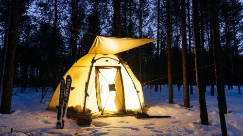 Поход в лес зимой в апреле. Новая палатка берег МФП-5