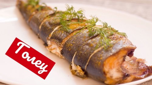Чукотский голец с брусникой и луком на решётке