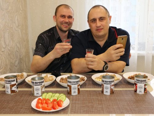 Дегустируем с другом-охотником, продукцию Мясного завода Алтай!