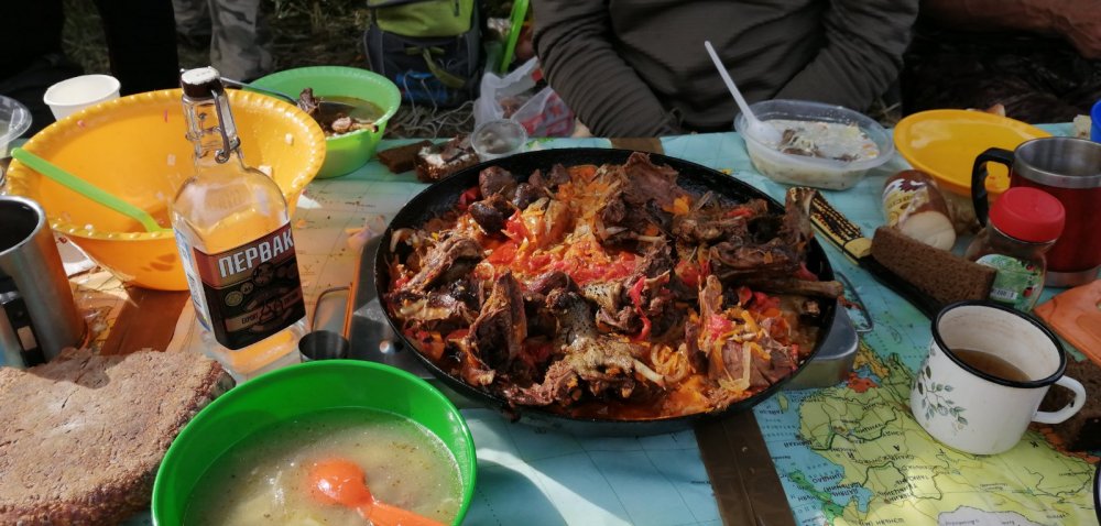 Тушёные утки с овощами.