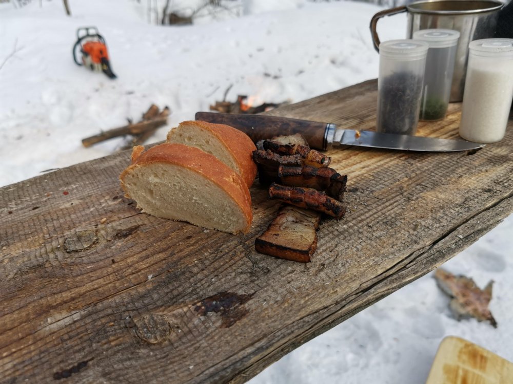 Как вкусно пожарить хлеб на костре