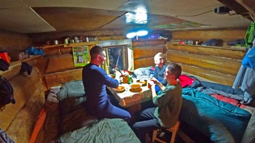 Три дня на Лесном Озере.Живём в Таёжной Избушке.Рыбалка в Глухозимье