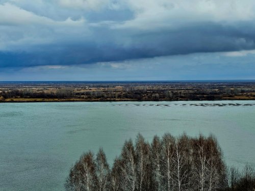 Пока лёд не встал охота продолжается...